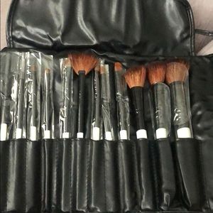 Brand new Karity Cosmetics Brush Set